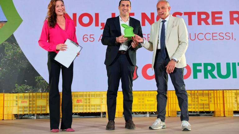 Sono iniziate in Fiera a Cesena le celebrazioni per i 65 anni di Apofruit Sono iniziate in Fiera a Cesena le celebrazioni per i 65 anni di Apofruit