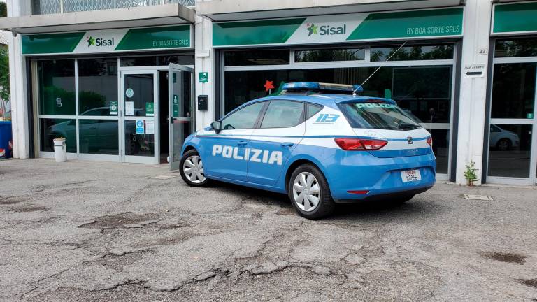 Forlì. Ladri al Sisal di via Monte San Michele, bottino di 8mila euro Forlì. Ladri al Sisal di via Monte San Michele, bottino di 8mila euro