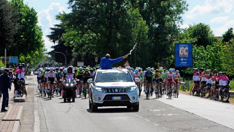 La partenza del Giro della Romagna 2024