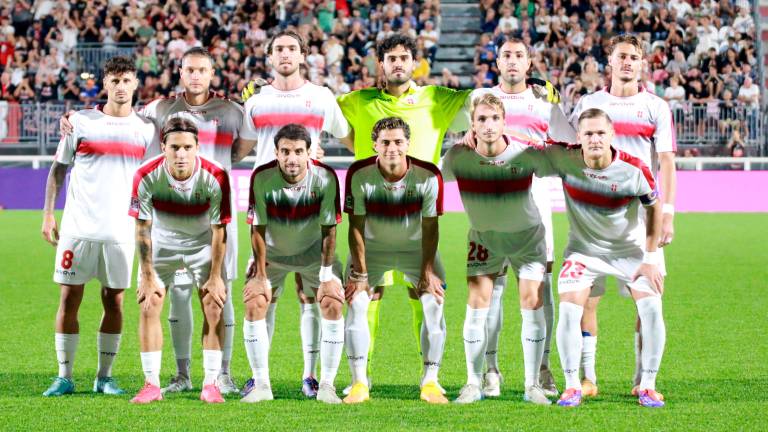 Il Rimini conquista il primo punto stagionale in casa della Vis Pesaro (0-0) Il Rimini conquista il primo punto stagionale in casa della Vis Pesaro (0-0)