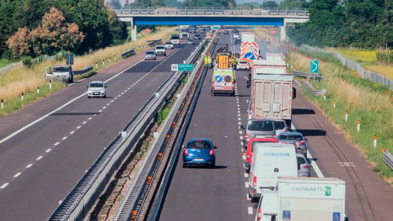 Ravenna, incidente e A14 dir chiusa per un’ora tra Fornace Zarattini e Bagnacavallo - Gallery Ravenna, incidente e A14 dir chiusa per un’ora tra Fornace Zarattini e Bagnacavallo - Gallery