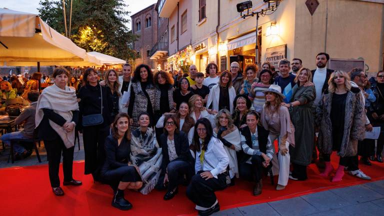 Rimini, un nuovo successo per la sfilata benefica all’Osteria dei poeti: 5.700 euro per le donne vittime di violenza Rimini, un nuovo successo per la sfilata benefica all’Osteria dei poeti: 5.700 euro per le donne vittime di violenza
