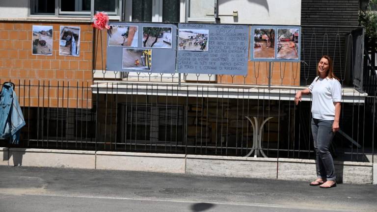 Giro d’Italia a Forlì, “Grazie a tutti per l’aiuto”, “Sommersi dal fango”: i tifosi non dimenticano l’alluvione VIDEO GALLERY Giro d’Italia a Forlì, “Grazie a tutti per l’aiuto”, “Sommersi dal fango”: i tifosi non dimenticano l’alluvione VIDEO GALLERY