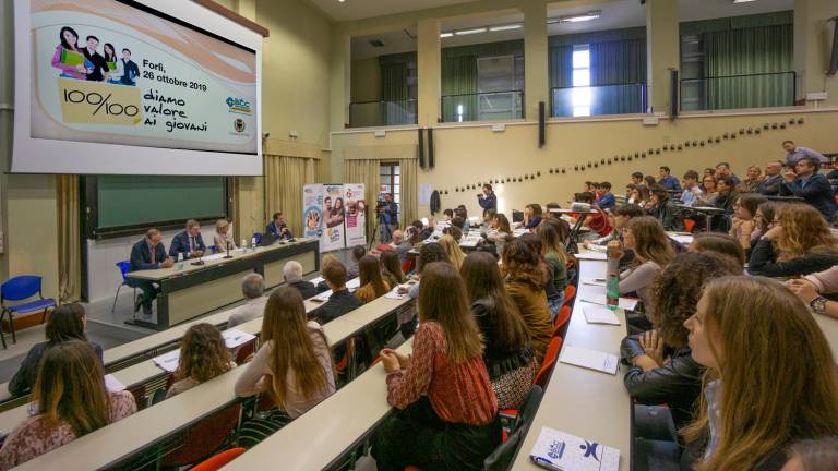 Saranno premiati gli studenti che hanno conseguito il massimo dei voti al termine dell’anno scolastico 2023-2024 Saranno premiati gli studenti che hanno conseguito il massimo dei voti al termine dell’anno scolastico 2023-2024