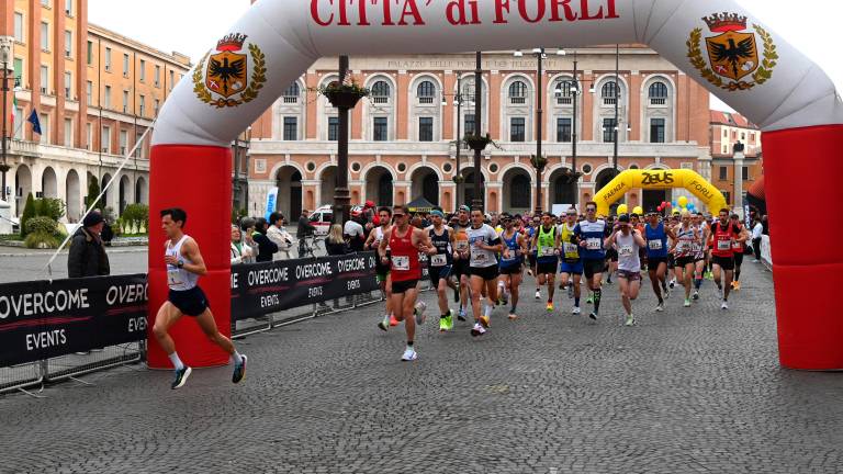La StraForlì colora le strade dal centro alla periferia VIDEO E FOTOGALLERY La StraForlì colora le strade dal centro alla periferia VIDEO E FOTOGALLERY
