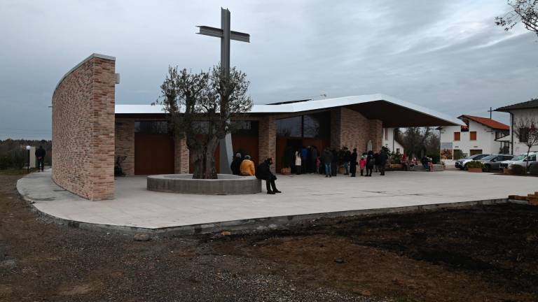 Forlì. Inaugurata la nuova chiesa a Vecchiazzano FOTO Forlì. Inaugurata la nuova chiesa a Vecchiazzano FOTO