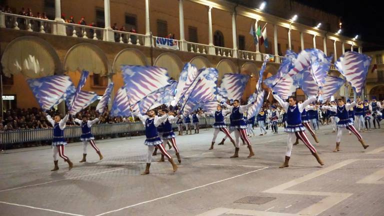 Faenza, gli sbandieratori riammessi nella Fisb