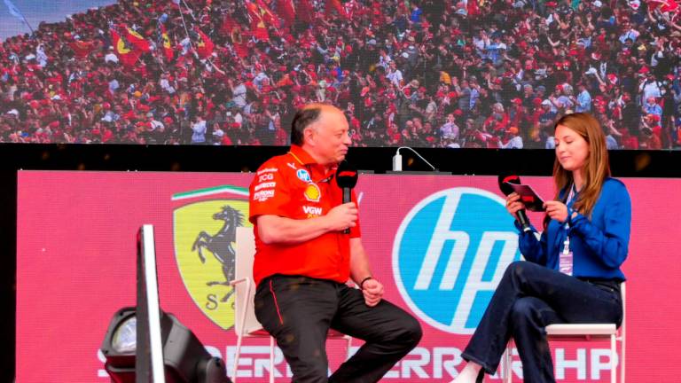 Imola, la Formula 1 è arrivata inaugurata la nuova Fanzone, paddock in piena attività e chiavi della città a Domenicali GALLERY Imola, la Formula 1 è arrivata inaugurata la nuova Fanzone, paddock in piena attività e chiavi della città a Domenicali GALLERY