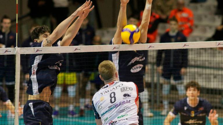 Volley A2, Consar: arriva un punto contro la regina Grottazzolina (2-3). Cori razzisti, la denuncia di Bonitta - Gallery Volley A2, Consar: arriva un punto contro la regina Grottazzolina (2-3). Cori razzisti, la denuncia di Bonitta - Gallery