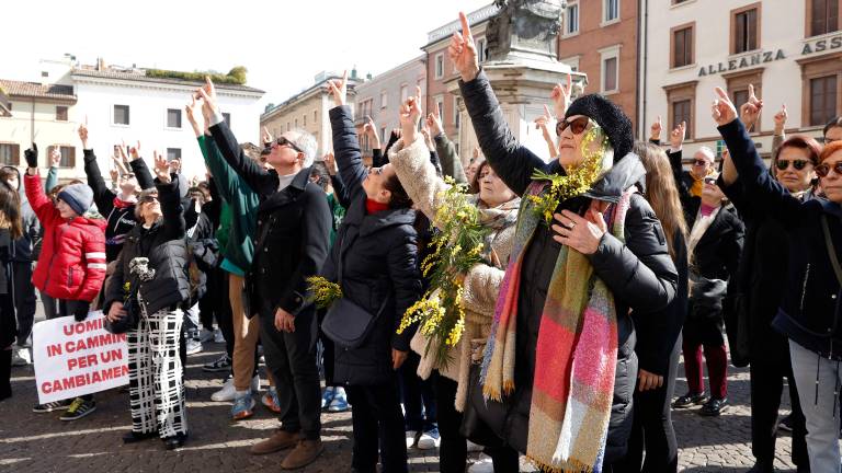 Rimini, in centinaia alla “camminata degli uomini contro la violenza sulle donne” - Gallery Rimini, in centinaia alla “camminata degli uomini contro la violenza sulle donne” - Gallery