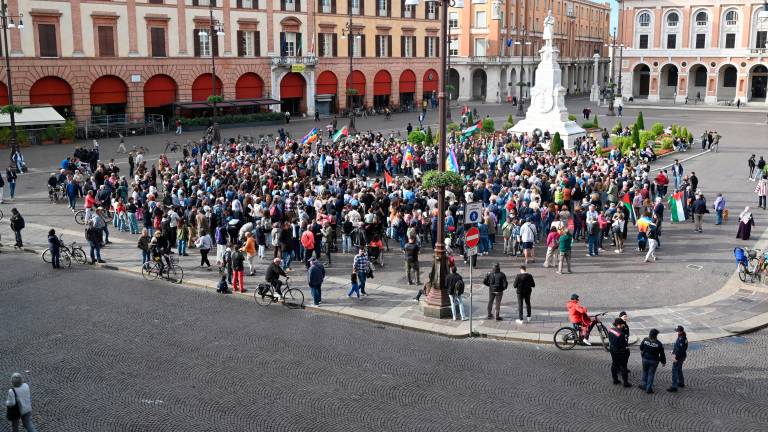 Forlì, in centinaia per sostenere Gaza FOTOGALLERY Forlì, in centinaia per sostenere Gaza FOTOGALLERY