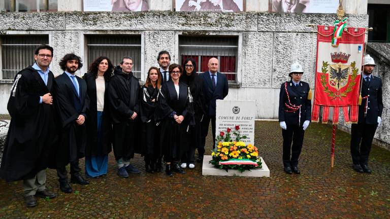 Forlì, omaggio a Falcone, Borsellino e le loro scorte FOTOGALLERY Forlì, omaggio a Falcone, Borsellino e le loro scorte FOTOGALLERY