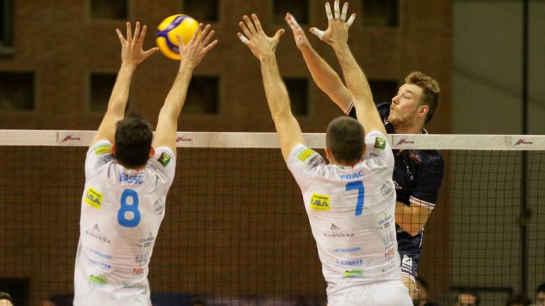 Volley A2, Bonitta: “Consar, il primo 3-0 casalingo è un bel segnale” - Gallery Volley A2, Bonitta: “Consar, il primo 3-0 casalingo è un bel segnale” - Gallery
