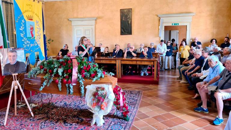 L’ultimo saluto a Massimo Paganelli: “Ha dedicato gran parte della sua vita a Santarcangelo” L’ultimo saluto a Massimo Paganelli: “Ha dedicato gran parte della sua vita a Santarcangelo”