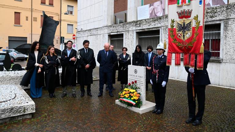 Forlì, omaggio a Falcone, Borsellino e le loro scorte FOTOGALLERY Forlì, omaggio a Falcone, Borsellino e le loro scorte FOTOGALLERY