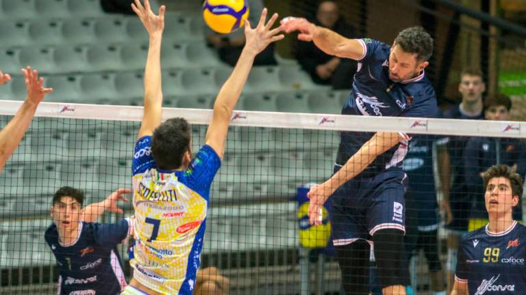 Il centrale Stefano Mengozzi è stato uno dei migliori in garadue contro la Tinet Prata foto fiorentini Il centrale Stefano Mengozzi è stato uno dei migliori in garadue contro la Tinet Prata foto fiorentini