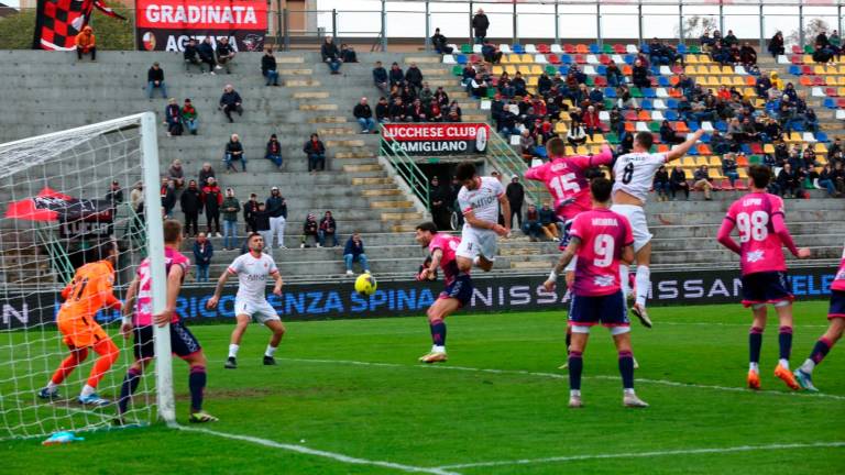 Il gol realizzato da Ettore Quirini al 18’ dell’ultimo Lucchese-Rimini, vinto 2-1 dai toscani il 3 marzo scorso Il gol realizzato da Ettore Quirini al 18’ dell’ultimo Lucchese-Rimini, vinto 2-1 dai toscani il 3 marzo scorso