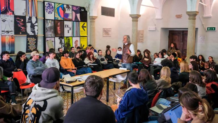 San Marino, Alessandro Bergonzoni al corso di design all’Università: “Progettare significa gettare avanti un’idea”