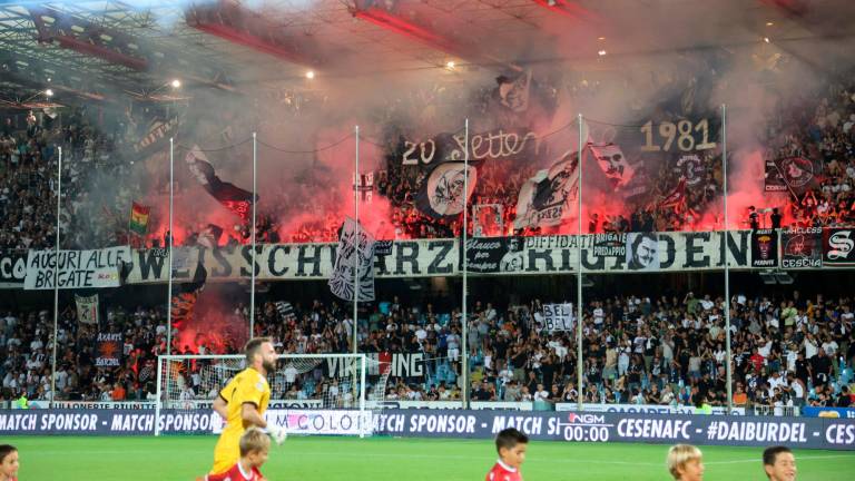 La curva Mare (foto Zanotti) La curva Mare (foto Zanotti)