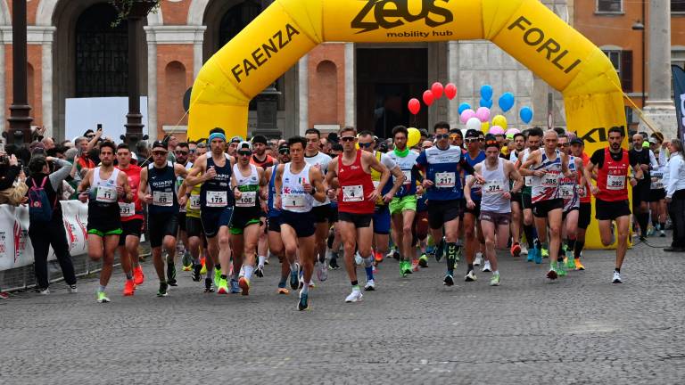 La StraForlì colora le strade dal centro alla periferia VIDEO E FOTOGALLERY La StraForlì colora le strade dal centro alla periferia VIDEO E FOTOGALLERY