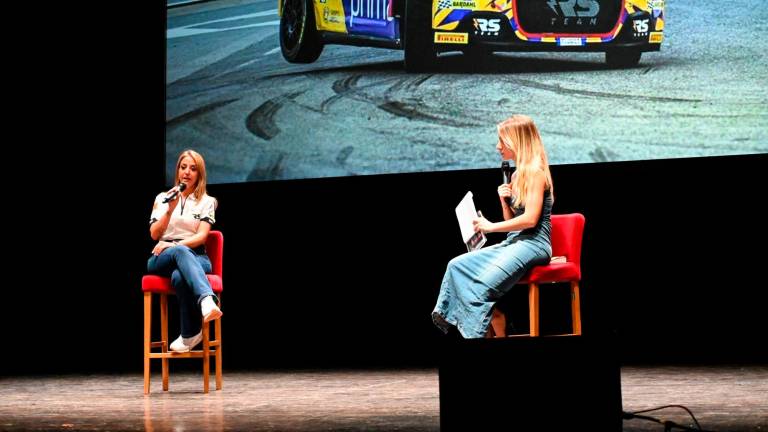 Imola, la Formula 1 è arrivata inaugurata la nuova Fanzone, paddock in piena attività e chiavi della città a Domenicali GALLERY Imola, la Formula 1 è arrivata inaugurata la nuova Fanzone, paddock in piena attività e chiavi della città a Domenicali GALLERY