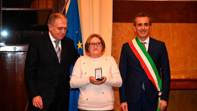Forlì, consegnati i diplomi di ordine al merito e di maestro del lavoro, con un omaggio a Edo Valmori - Gallery Forlì, consegnati i diplomi di ordine al merito e di maestro del lavoro, con un omaggio a Edo Valmori - Gallery