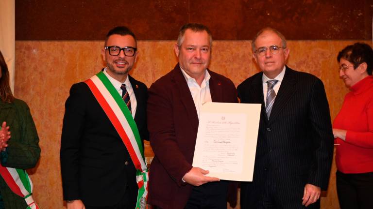 Forlì, consegnati i diplomi di ordine al merito e di maestro del lavoro, con un omaggio a Edo Valmori - Gallery Forlì, consegnati i diplomi di ordine al merito e di maestro del lavoro, con un omaggio a Edo Valmori - Gallery