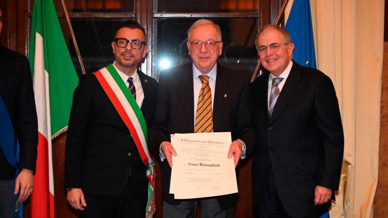 Forlì, consegnati i diplomi di ordine al merito e di maestro del lavoro, con un omaggio a Edo Valmori - Gallery Forlì, consegnati i diplomi di ordine al merito e di maestro del lavoro, con un omaggio a Edo Valmori - Gallery