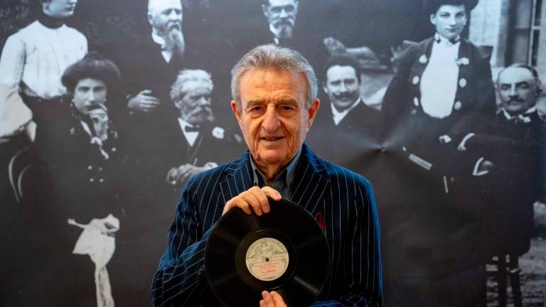 Franco Severi con il disco ritrovato Franco Severi con il disco ritrovato