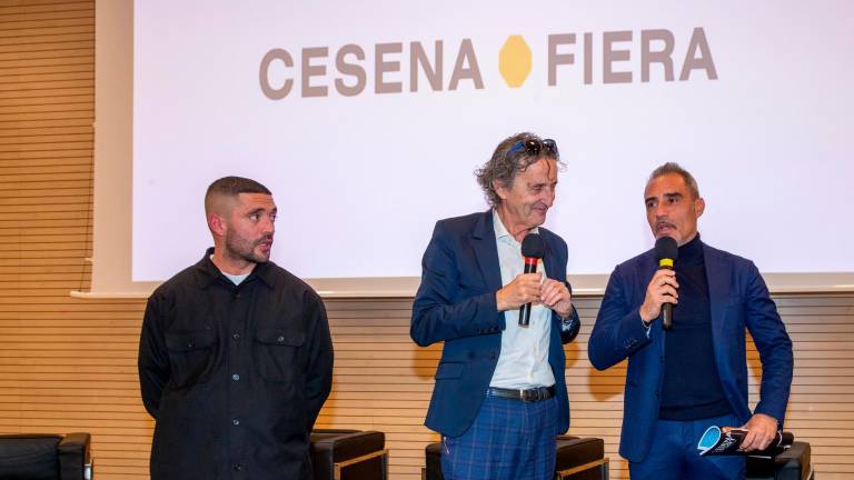 Calcio C, Toscano alla festa dei tifosi del Cesena: “Vogliamo regalarvi qualcosa di importante” - Gallery Calcio C, Toscano alla festa dei tifosi del Cesena: “Vogliamo regalarvi qualcosa di importante” - Gallery