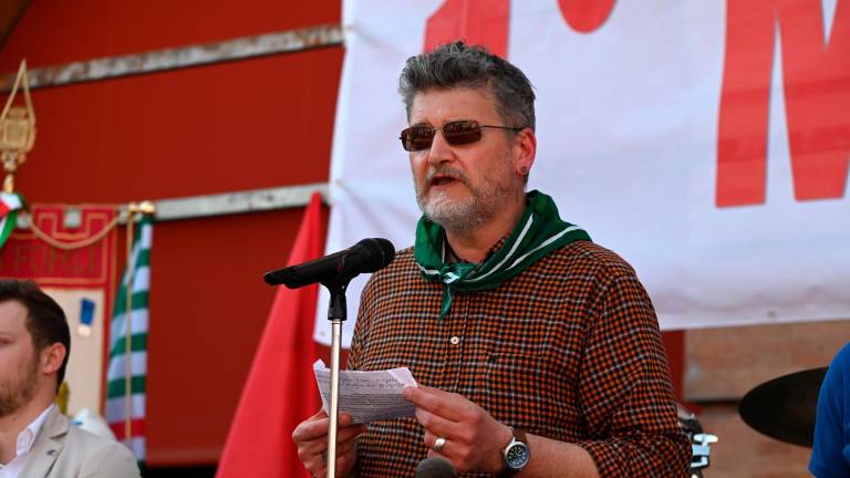 Forlì, festa del lavoro in piazza Saffi: obiettivo sicurezza FOTOGALLERY Forlì, festa del lavoro in piazza Saffi: obiettivo sicurezza FOTOGALLERY