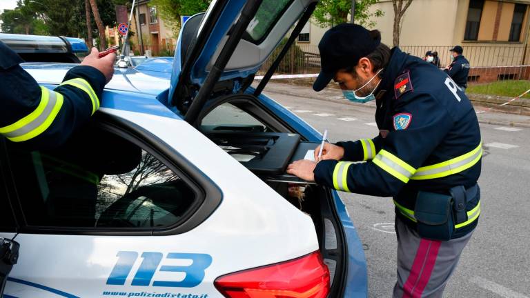 Forlì. Controlli a raffica della Stradale: sanzionati ubriachi e camionisti Forlì. Controlli a raffica della Stradale: sanzionati ubriachi e camionisti