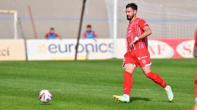 Il roccioso difensore centrale forlivese Luca Sbardella, vero leader dello spogliatoio (Foto Blaco) Il roccioso difensore centrale forlivese Luca Sbardella, vero leader dello spogliatoio (Foto Blaco)