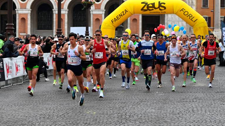 La StraForlì colora le strade dal centro alla periferia VIDEO E FOTOGALLERY La StraForlì colora le strade dal centro alla periferia VIDEO E FOTOGALLERY