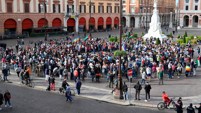Forlì, in centinaia per sostenere Gaza FOTOGALLERY Forlì, in centinaia per sostenere Gaza FOTOGALLERY