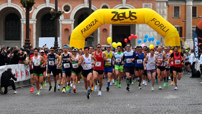 La StraForlì colora le strade dal centro alla periferia VIDEO E FOTOGALLERY La StraForlì colora le strade dal centro alla periferia VIDEO E FOTOGALLERY