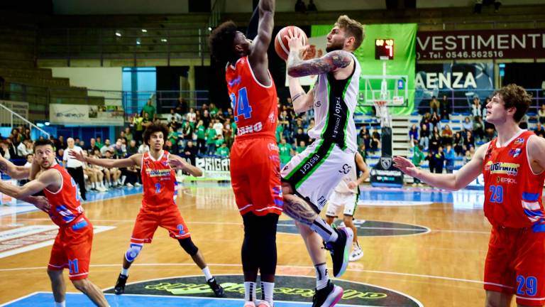 Petrucci ha trascinato i Blacks Faenza (foto Mmph) Petrucci ha trascinato i Blacks Faenza (foto Mmph)