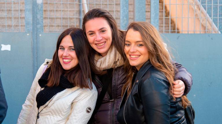 Laura Pausini, tremila fans da tutto il mondo all’Rds Stadium di Rimini per il raduno dei “Launatici” Laura Pausini, tremila fans da tutto il mondo all’Rds Stadium di Rimini per il raduno dei “Launatici”