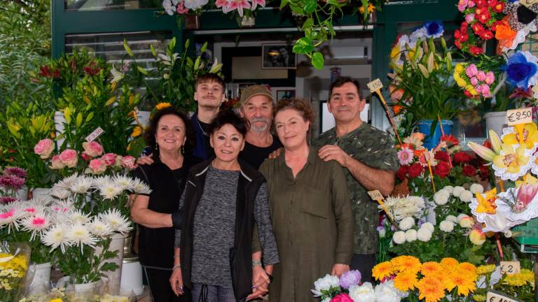 Rimini. Fiori, la crisi bussa anche al cimitero Rimini. Fiori, la crisi bussa anche al cimitero