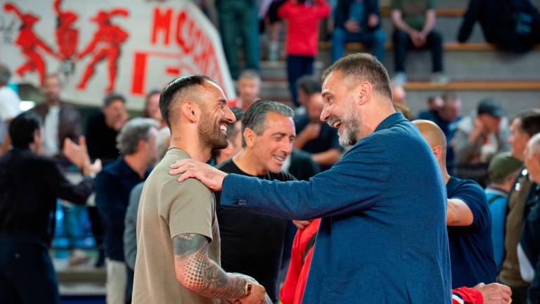Rimini, che festa per gli “eroi” del 2005: la Supercoppa è tornata a casa - Gallery Rimini, che festa per gli “eroi” del 2005: la Supercoppa è tornata a casa - Gallery