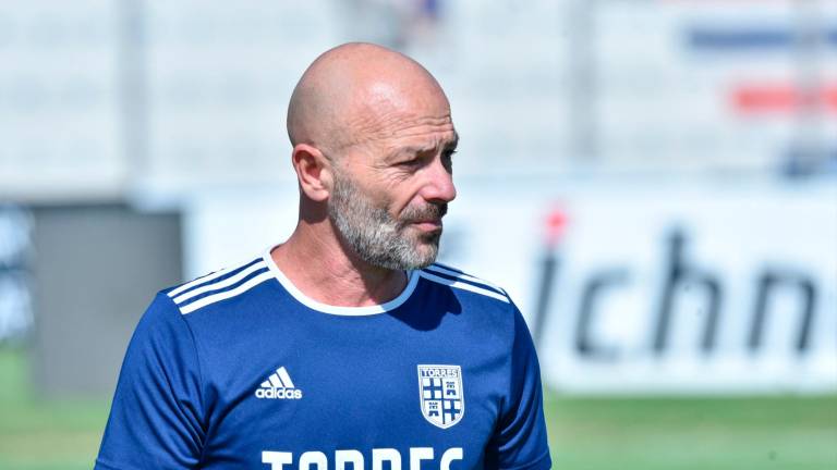 L’allenatore della Torres Alfonso Greco (Torres Calcio) L’allenatore della Torres Alfonso Greco (Torres Calcio)