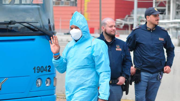 Ravenna, è arrivata la nave Solidaire con 67 migranti - VIDEO GALLERY Ravenna, è arrivata la nave Solidaire con 67 migranti - VIDEO GALLERY