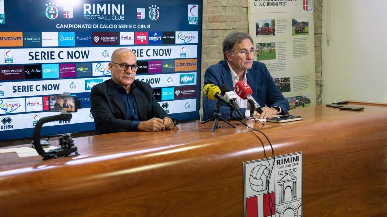 A sinistra il direttore sportivo biancorosso Antonio Di Battista, a destra il direttore generale Giuseppe Geria foto TOMMASO MOROSETTI A sinistra il direttore sportivo biancorosso Antonio Di Battista, a destra il direttore generale Giuseppe Geria foto TOMMASO MOROSETTI