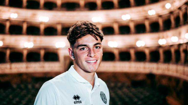 Il Cesena ufficializza Matteo Guidi, centrocampista che può giocare anche nella difesa a tre Il Cesena ufficializza Matteo Guidi, centrocampista che può giocare anche nella difesa a tre