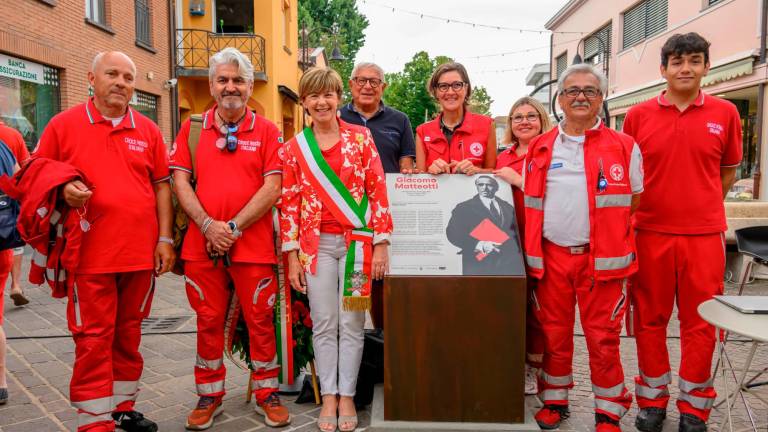 Riccione, omaggio a Giacomo Matteotti: inagurato il totem Riccione, omaggio a Giacomo Matteotti: inagurato il totem