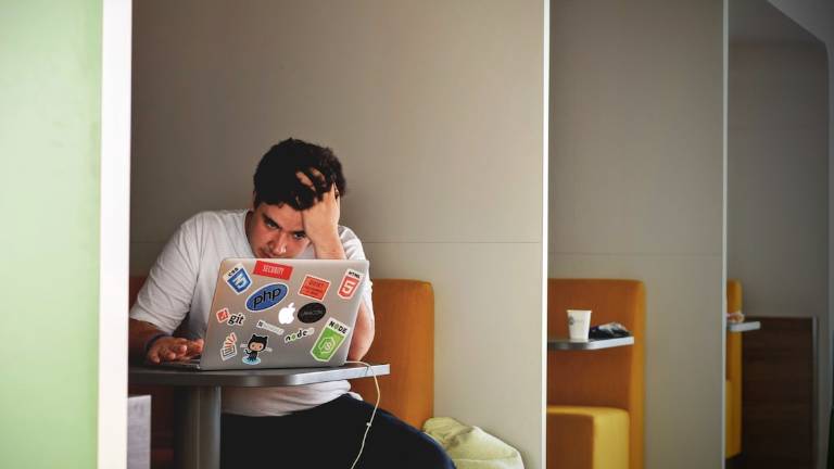 Lavoro, settimana di 4 giorni: solo il 10% la accetterebbe a stipendio ridotto Lavoro, settimana di 4 giorni: solo il 10% la accetterebbe a stipendio ridotto