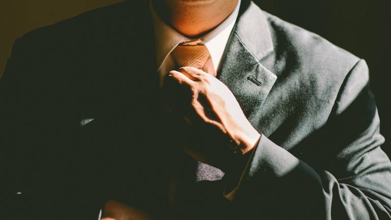 Lugo, si veste elegante e va al veglione di Capodanno, ma era agli arresti domiciliari Lugo, si veste elegante e va al veglione di Capodanno, ma era agli arresti domiciliari