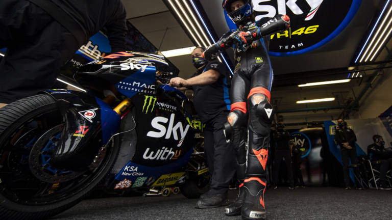 Moto2, c'è Lowes in pole position a Misano, Bezzecchi solo 24° Moto2, c'è Lowes in pole position a Misano, Bezzecchi solo 24°