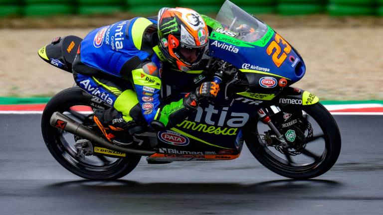 Moto3, fantastica pole-position di Niccolò Antonelli Moto3, fantastica pole-position di Niccolò Antonelli