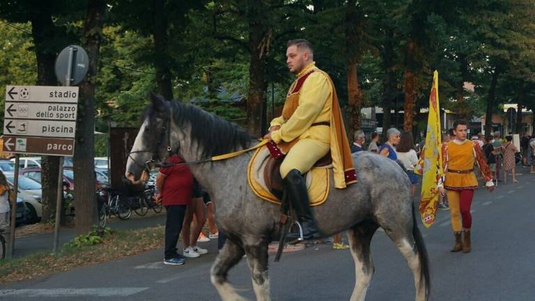 Faenza in festa per il primo Palio in notturna Faenza in festa per il primo Palio in notturna
